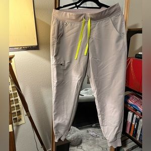 Figs Women’s Slate Zamora Petite Jogger Scrub Pants